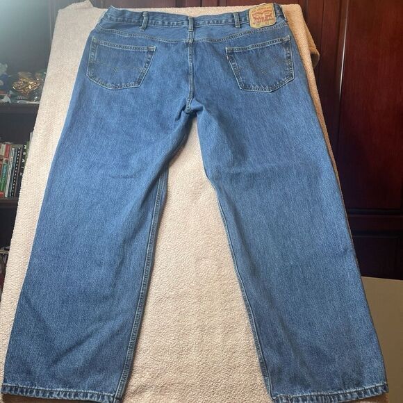 Levis 550 Jeans Mens Sz‎ 48x32 Relaxed Fit Medium Wash Blue Denim Cotton - Picture 1 of 4